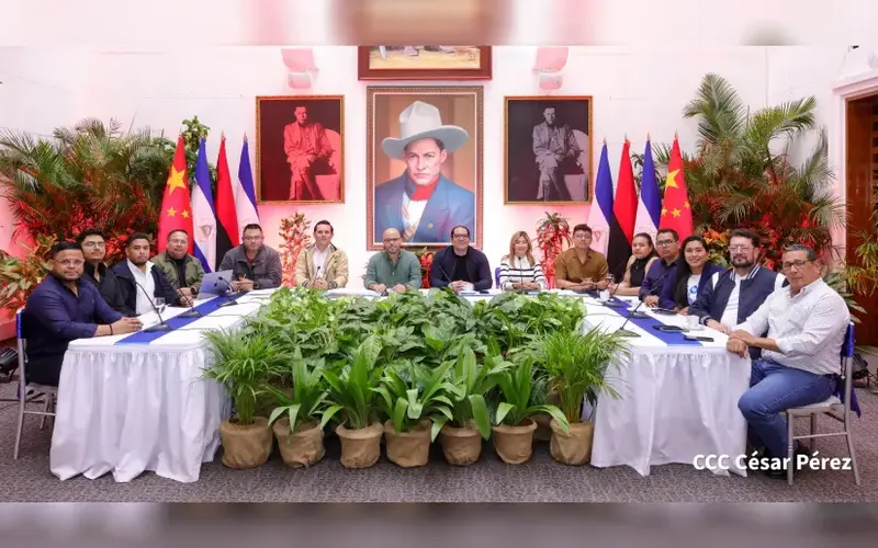 Encuentro virtual con el Grupo de Medios de Shanghai de la República Popular China