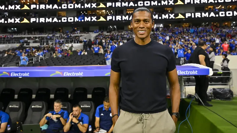 El presidente de Cruz Azul no garantiza la continuidad de Joel Huiqui