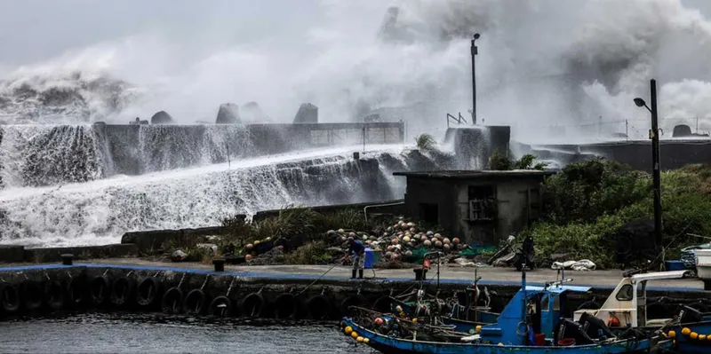 China activa emergencia tras el paso del tifón Bavi y sus fuertes lluvias