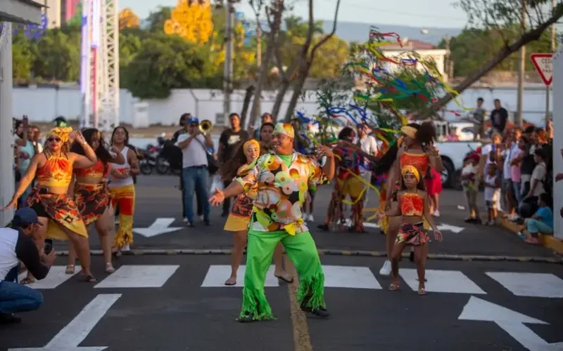 Carnaval caribeño llena de ritmo y color el Puerto Salvador Allende