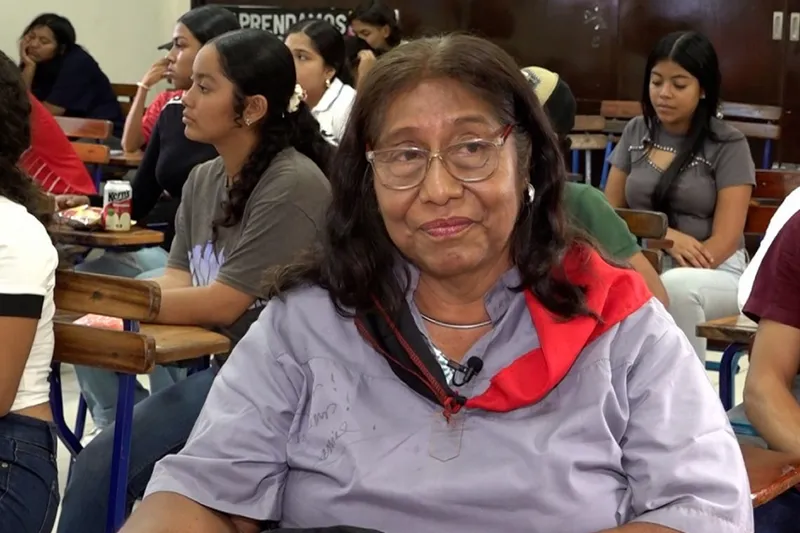 Reynalda Velásquez recuerda su experiencia como joven alfabetizadora