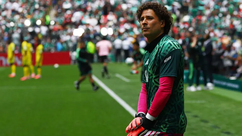 David Raya alabó a Guillermo Ochoa y su convocatoria al Mundial 2026