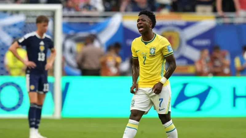 La irá de Vinicius ante el surrealista gol que le anularon: "Es una vergüenza"