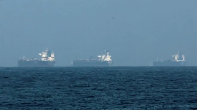 Tensión geopolítica empuja el precio del petróleo a más de 105 dólares