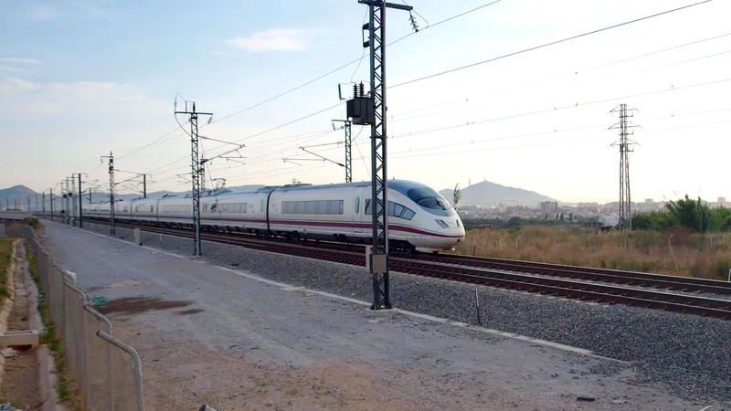 Decenas de muertos en la colisión entre dos trenes en España