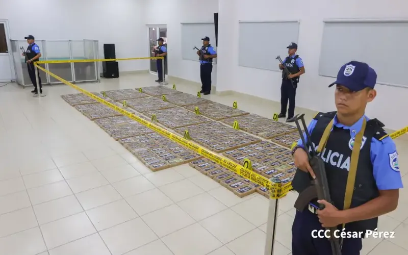 Incautación de 694 kilogramos de cocaína