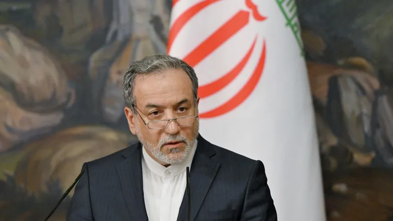 La pelota está en el campo de EEUU para resolver la crisis en Ormuz: Araghchi
