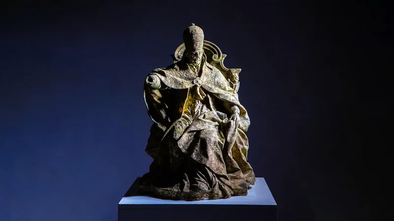 Pagó 400 dólares por una estatua deteriorada y terminó descubriendo un tesoro italiano