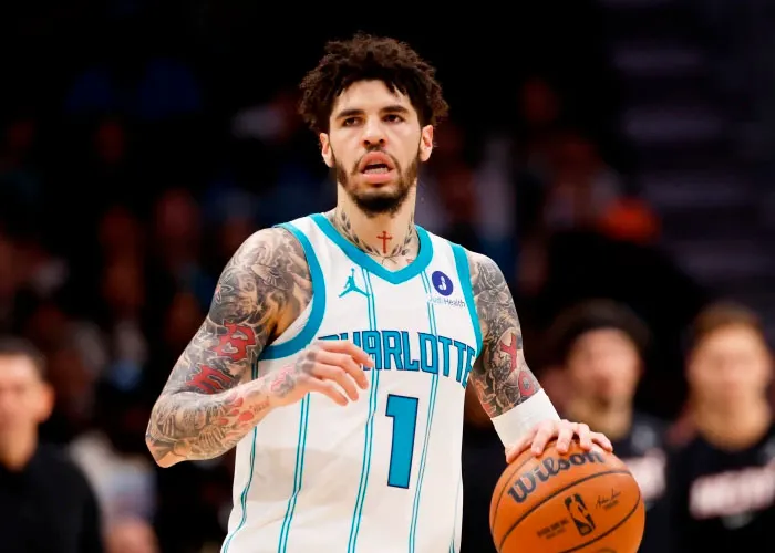 Hornets envían a LaMelo Ball y Josh Green a Timberwolves