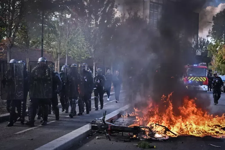 Las masivas protestas estudiantiles en Francia dejan casi mil detenidos en un día