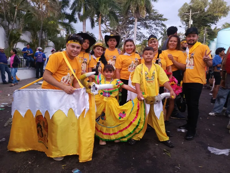 Miles de corazones acompañan a Santo Domingo en su recorrido