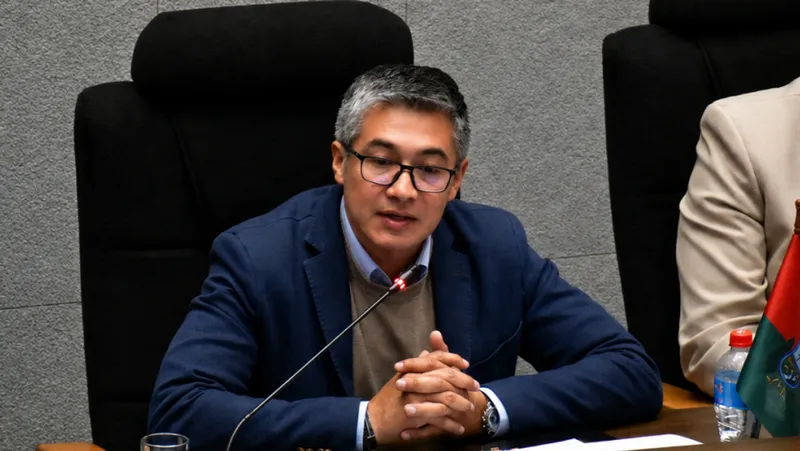 Salida del ministro de Economía de Bolivia es "un cambio necesario dentro del Gobierno de Paz", según experto