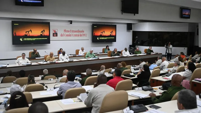 El Partido Comunista de Cuba aprueba un paquete de reformas en medio del bloqueo de EEUU