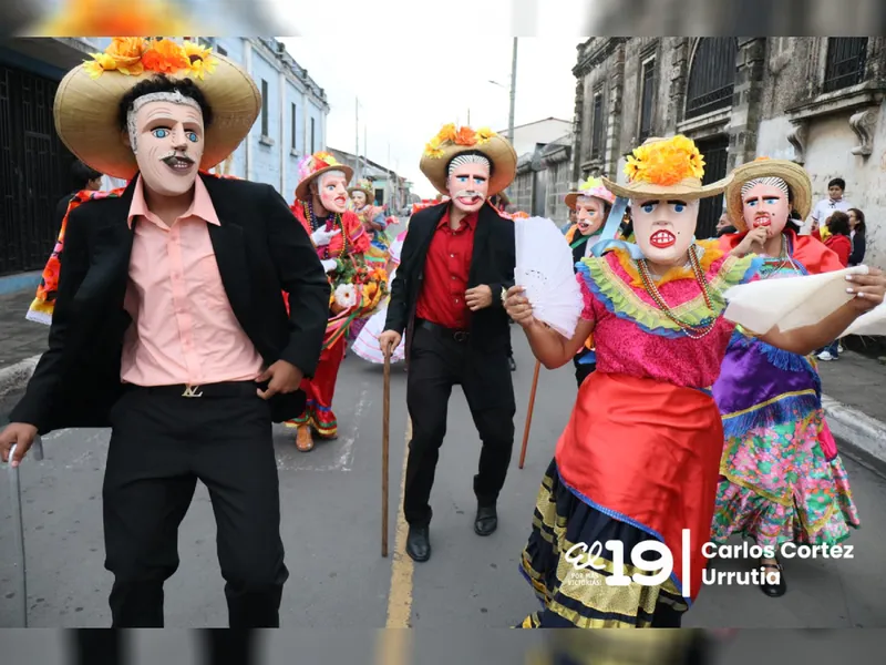 Diriamba celebra alegre y colorido Festival de El Viejo y La Vieja