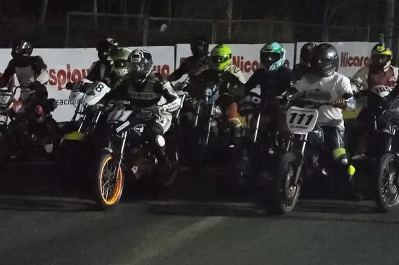 Así se vivió el primer circuito de motovelocidad