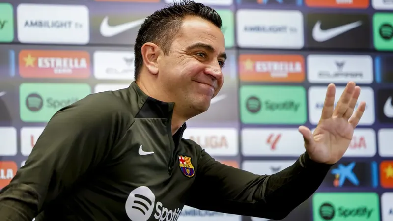 Selección de Holanda presenta a Xavi Hernández como su nuevo DT
