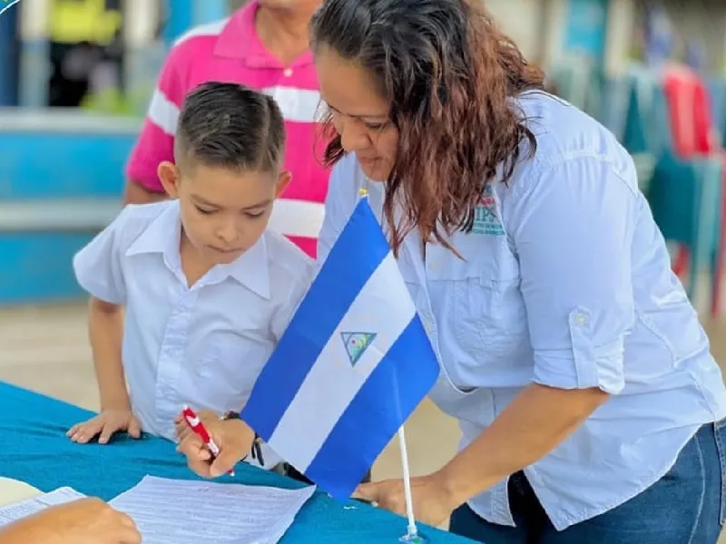 Nuevo ciclo escolar fortalece el porvenir glorioso del pueblo