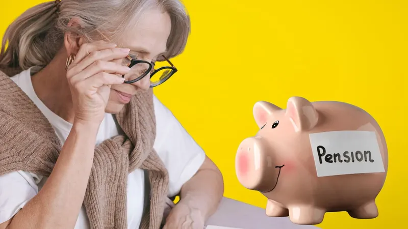 Si ayer no cobraste la pensión: fechas de CaixaBank, Santander, BBVA, ING y el resto de bancos