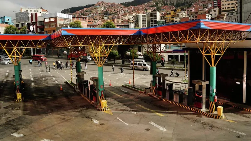 Bolivia presenta nuevo precio del combustible y causa polémica