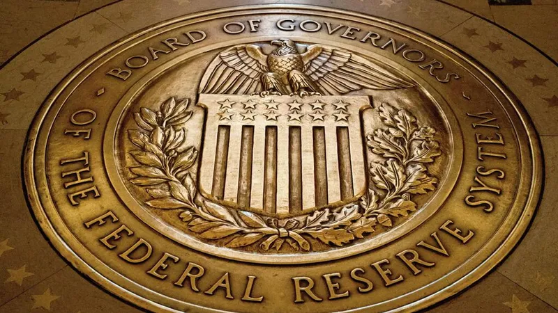 Estos son los riesgos que vislumbra la Fed para aumentar la tasa de interés