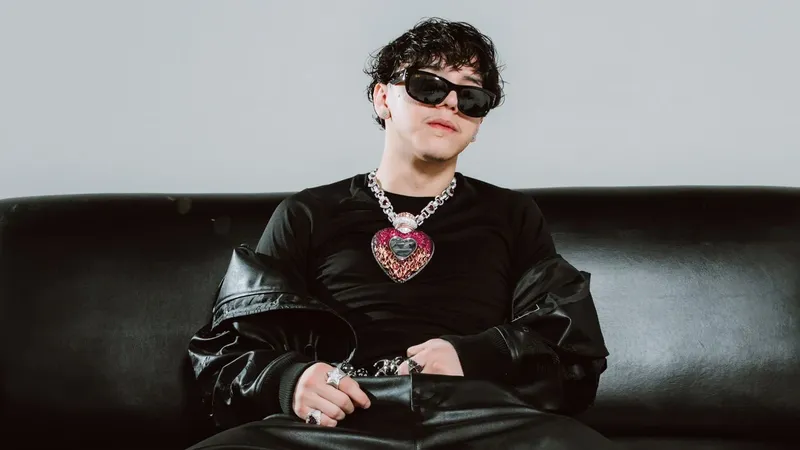 Xavi lanza 'Dosis' y Christian Nodal estrena 'Bandera Blanca'