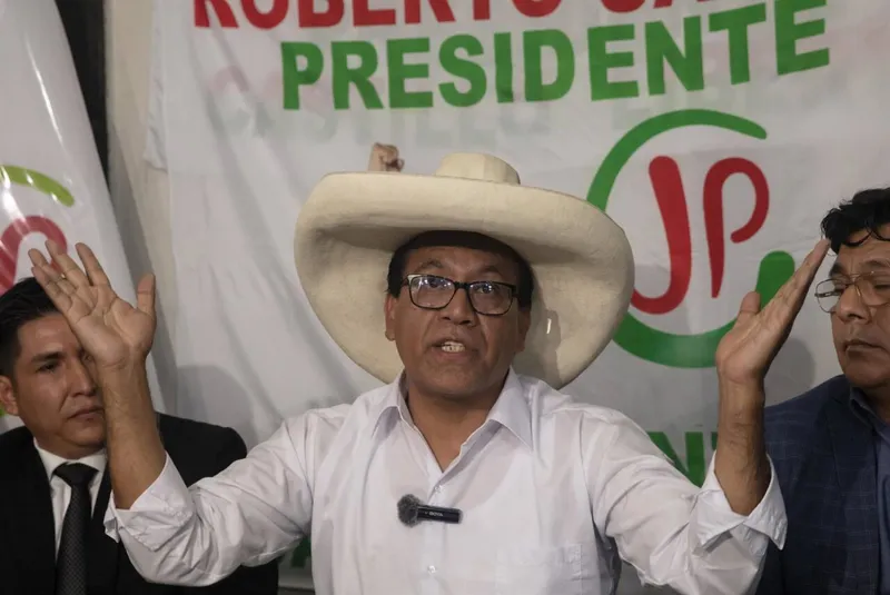 La Justicia de Perú envía a juicio al candidato Roberto Sánchez por ocultar aportaciones a su partido en plena campaña electoral