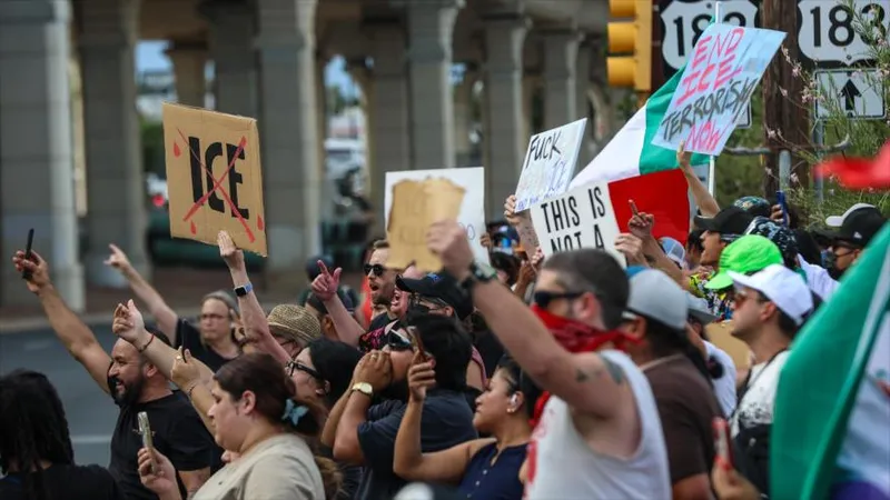 Protestan en Texas tras disparo de ICE contra un inmigrante venezolano