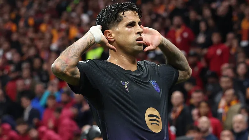 Barcelona, 10 victorias y 43 goles, pero "los títulos se ganan en junio"