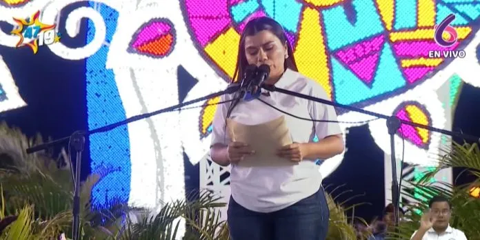Juventud nicaragüense desfila junto al Ejército y la Policía en saludo al Triunfo de...