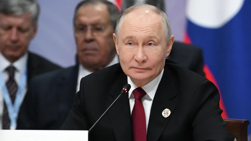 Vladímir Putin inaugura la sesión plenaria de la cumbre Rusia-ASEAN