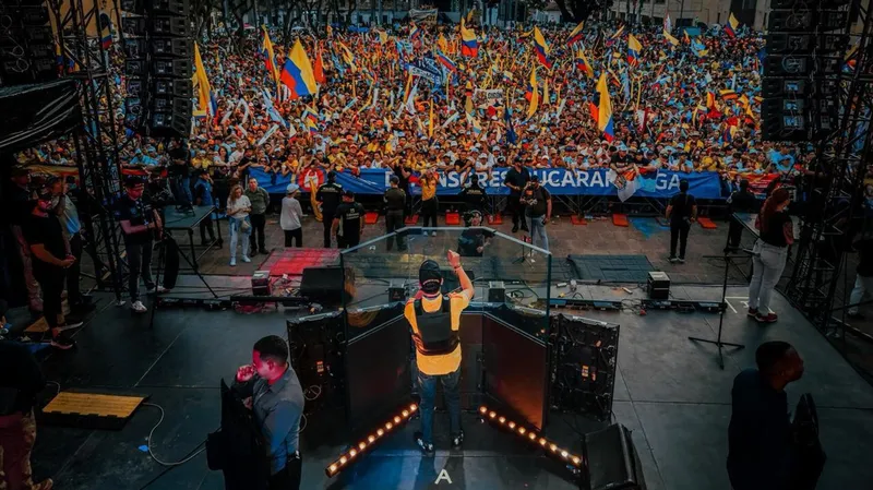 Cepeda vs. De la Espriella: la polarización absorbe la primera vuelta en Colombia