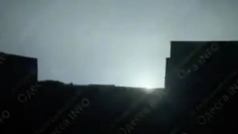 VIDEOS: Fuertes explosiones en importante ciudad portuaria ucraniana
