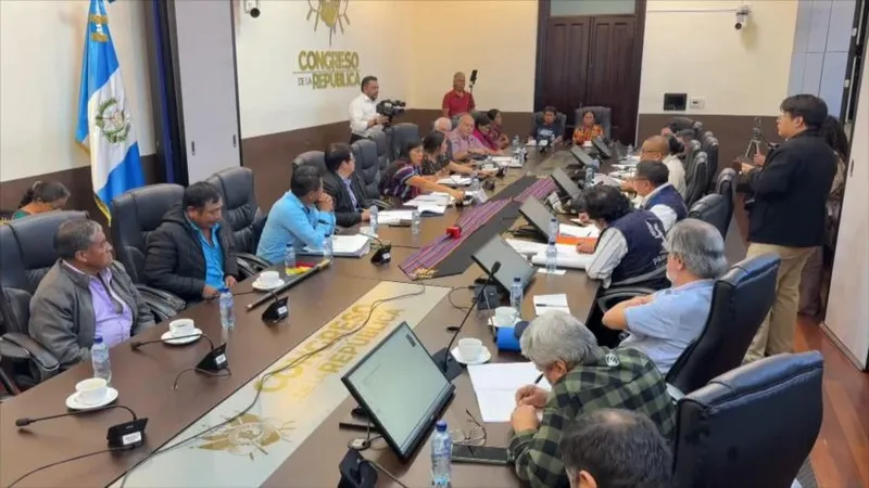 Campesinos denuncian ante el Congreso de Guatemala abuso de empresas extranjeras