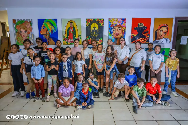 Casa de cultura reune a 80 protagonistas con 150 obras de arte, en saludo al 47/19