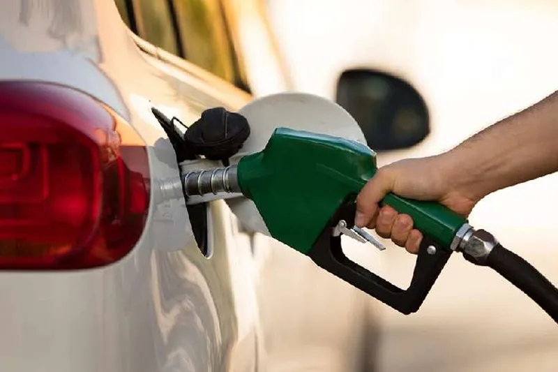 Gobierno mantiene subsidio para congelar precios de combustibles