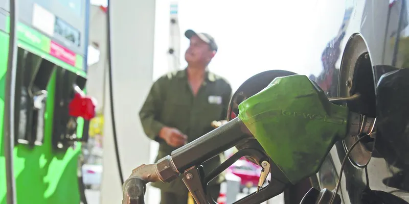 Hacienda aumenta estímulos fiscales a gasolina Magna y diésel
