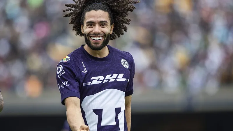 El 'Chino' Huerta regresa a Pumas