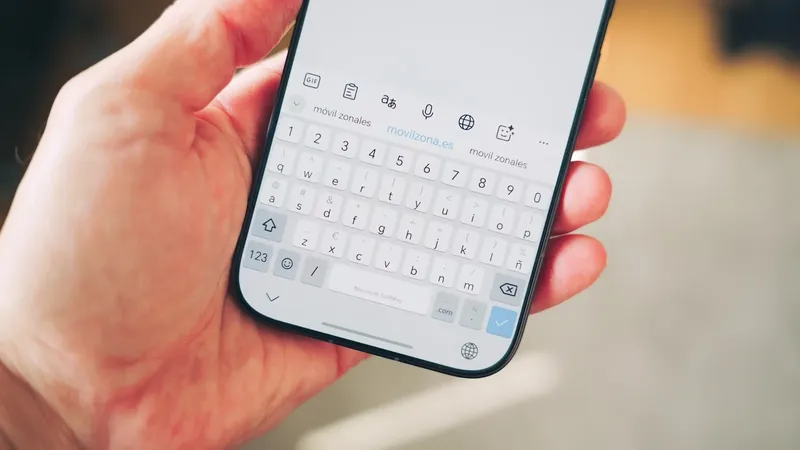 Adiós al molesto icono: Android 17 permitirá quitar uno de los elementos más inútiles del teclado de nuestros móviles