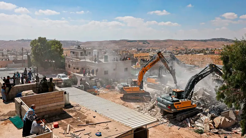 Israel amenaza a Reino Unido por posibles sanciones a asentamientos ilegales