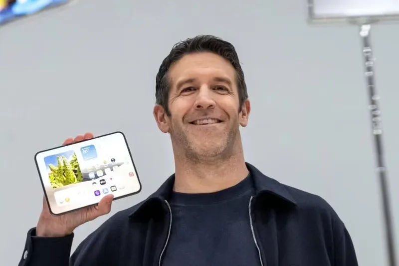 "Todo en tu vida está en tu teléfono", la reflexión de John Ternus con la que queda claro el futuro de Apple