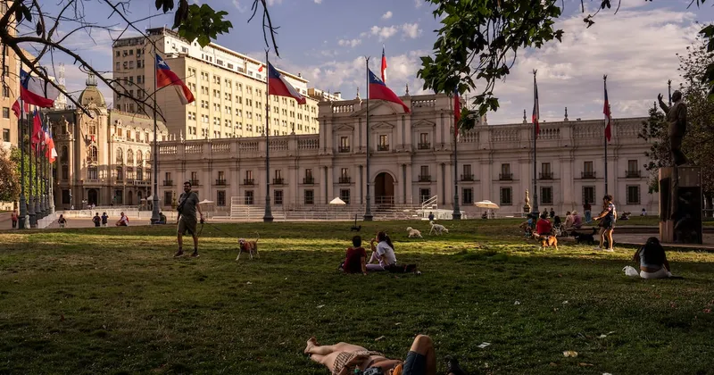 Chile da mayor flexibilidad de inversión a las AFP con nuevas reglas para fondos de pensiones