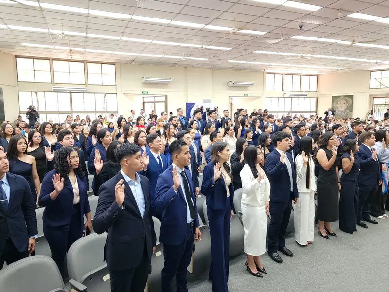 Universidad Pueblo Presidente UNCSM gradúa a más de 90 nuevos profesionales