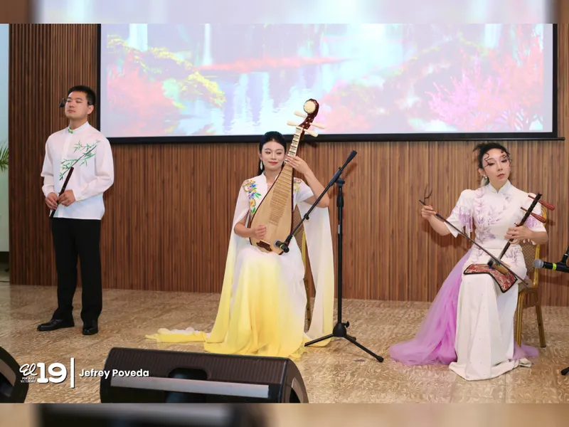 Magistral presentación del Grupo Artístico de Hunan en Granada