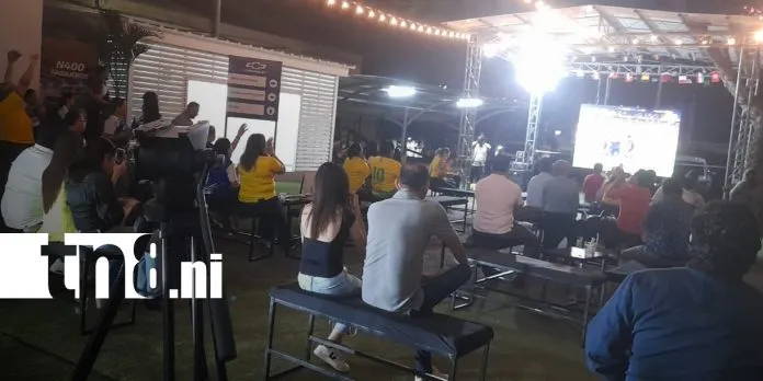 Chevrolet vive una noche futbolera con sus clientes en actividad especial
