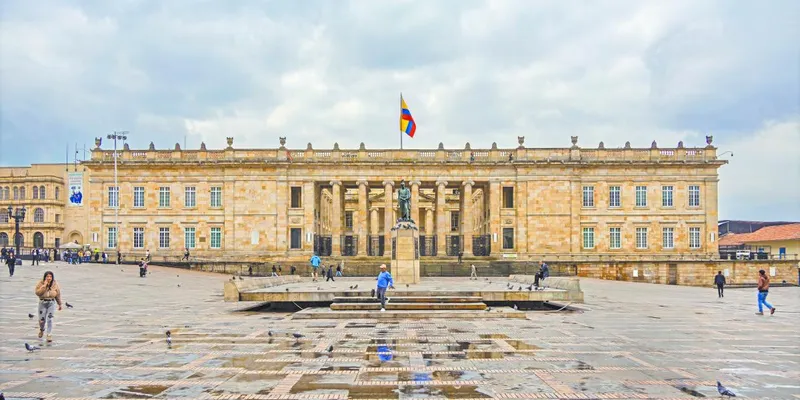 Colombia, con los bonos más desvalorizados de Latam emergente