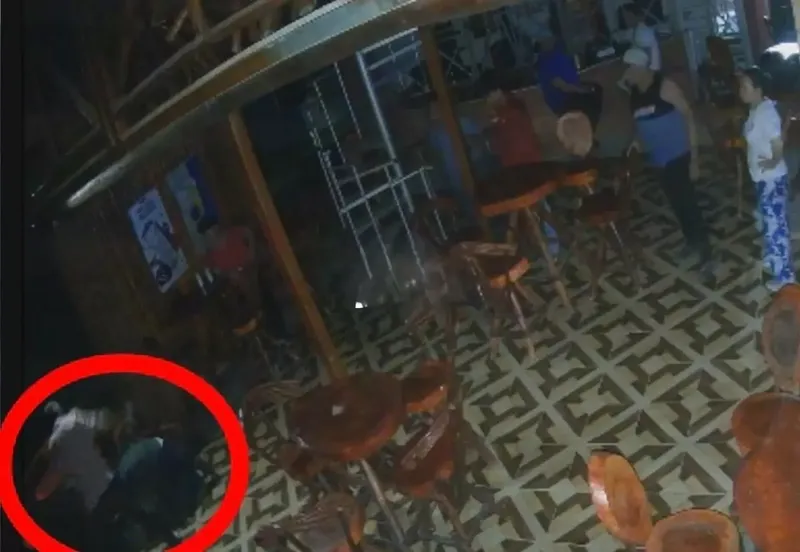 Leonés muere desnucado al ser brutalmente pateado dentro de bar