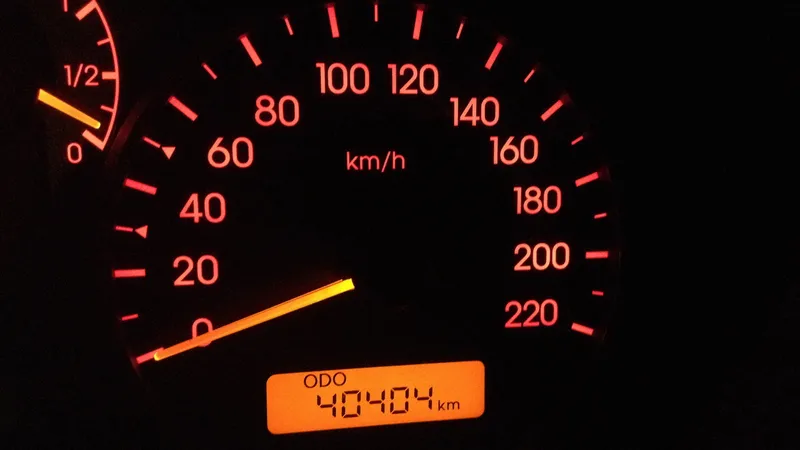 El fraude del cuentakilómetros hace que pagues hasta 4.000 € más por un coche usado en España
