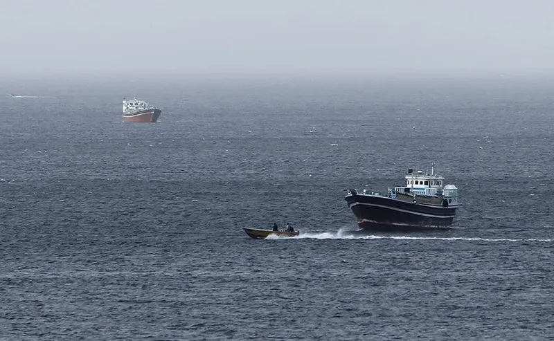 Irán recibe buque mercante tras el fin del bloqueo naval