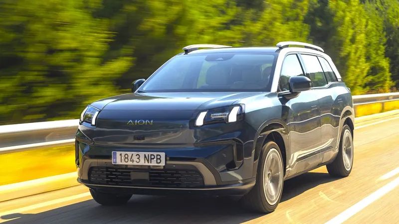 510 km y 8 años de garantía por 28.195 €: probamos el GAC AION V, el SUV barato que quiere tumbar a BYD