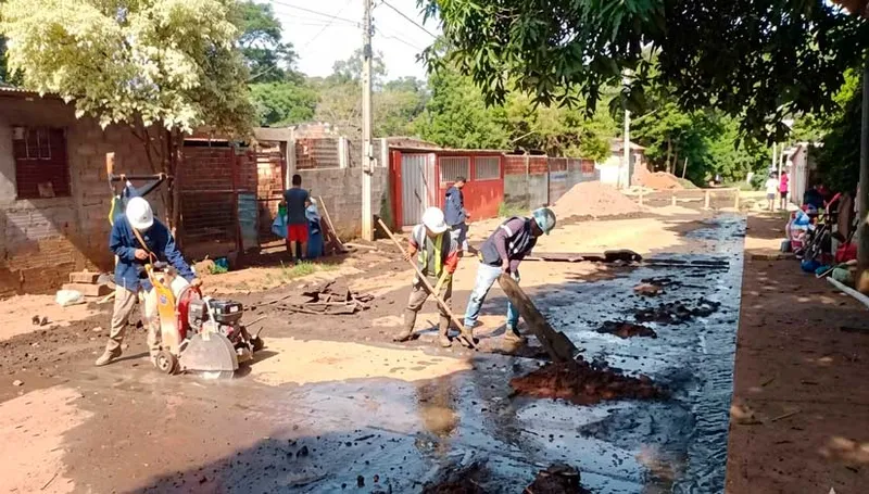 Avanzan proyectos de agua potable en barrios de Managua